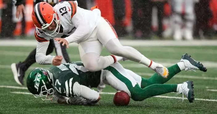 A late botched punt in rain helps sink Browns in loss to Jets that ends 3-game win streak