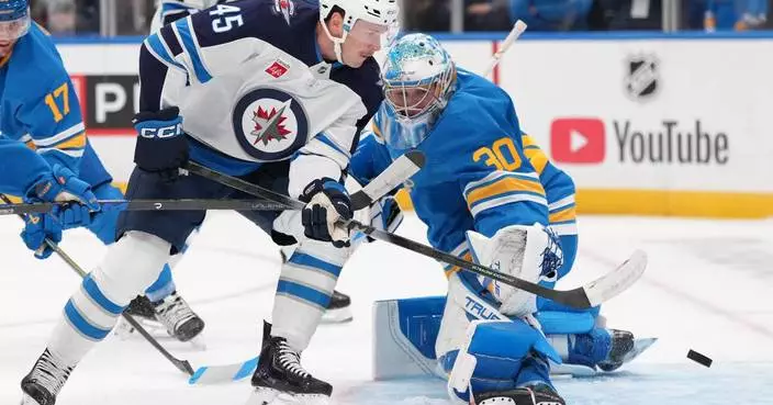 Broberg breaks tie on 3rd-period power play, Blues top Jets 2-1