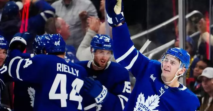 Stecher scores late goal to lift the Maple Leafs past the Rangers, 5-4