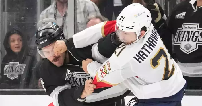Matthew Tkachuk scores, Brad Marchand injured in Panthers' 2-1 win over Kings