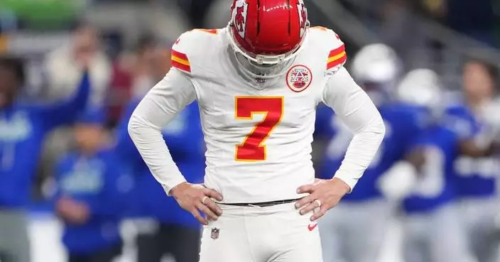 Seahawks rout the Chiefs as Harrison Butker misses 2 more kicks in a dismal all-around showing