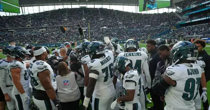 Two ejections on opening kickoff of Eagles-Jaguars game in London