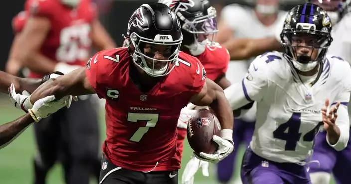 Falcons All-Pro Bijan Robinson's leadership includes praying for frustrated teammates on sideline