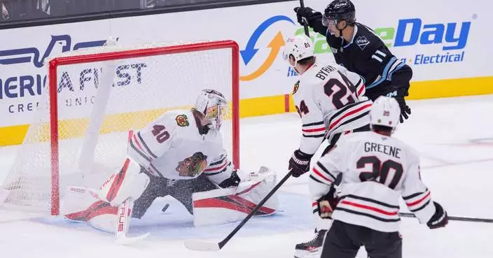 Guenther has 2 power-play goals in the Mammoth's 6-0 victory over the Blackhawks