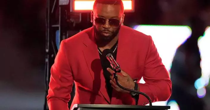 Falcons sacks king John Abraham has former coach Mike Smith return to lead ring of honor ceremony