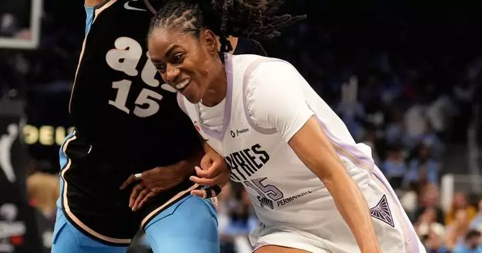 Allisha Gray plays through a hand injury as the Dream lead the WNBA Finals 2-1