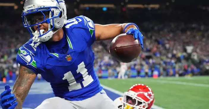 Jaxon Smith-Njigba has 150 receiving yards and a score in the Seahawks' 20-3 win over the Chiefs