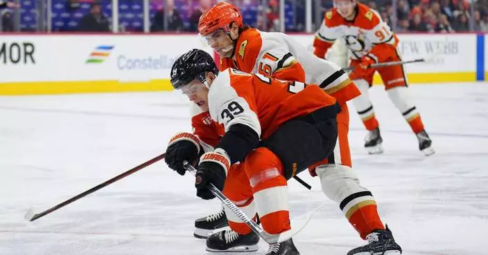 Leo Carlsson rallies the Ducks to a 5-4 victory over the Flyers
