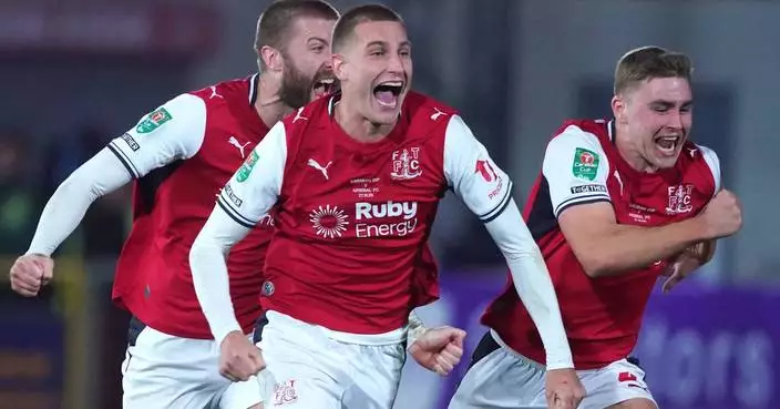 Arsenal loses to 4th-tier Fleetwood on penalties in English League Cup stunner