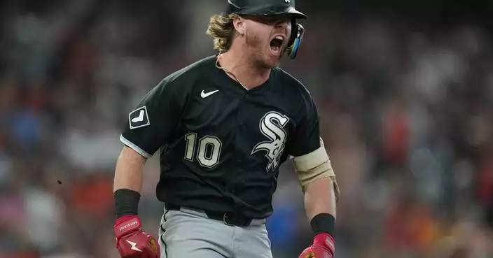 White Sox pounce early, finish sweep of Astros for first playoff series win since 2005