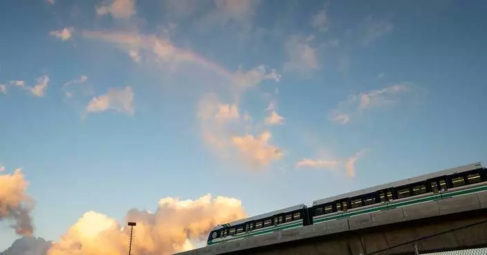 Some US transit systems weigh whether to run trains without a human at the controls