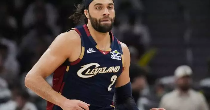 Clippers’ Max Strus is sidelined for at least a month with a right foot injury