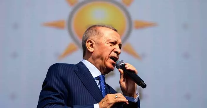 Mayor of Turkish opposition stronghold defects to Erdogan's party
