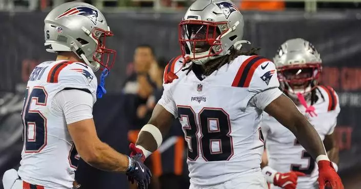 Stevenson gives the Patriots a momentary lift with a 48-yard TD reception on final play of 1st half