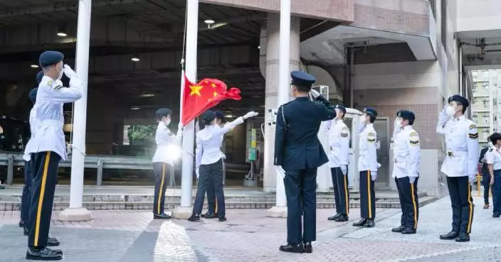 東涌各界與民同樂 升國旗典禮首在逸東邨舉行