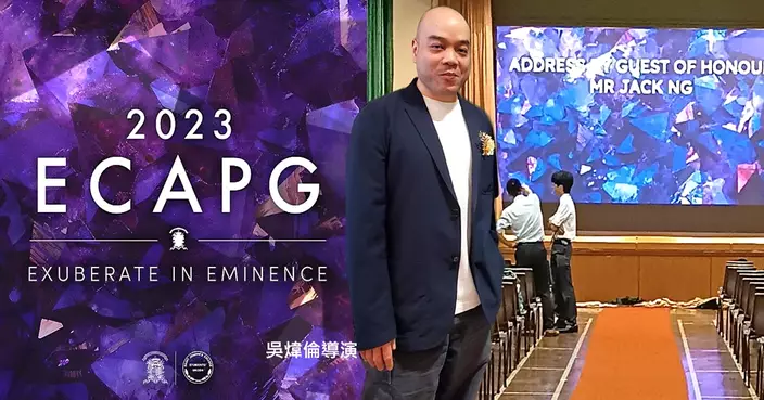 拜仁德甲再稱王 吳煒倫頒獎禮勉師弟