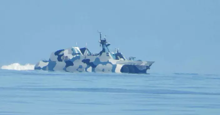 022型導彈艇全速追擊！ 中國海軍激光驅離菲律賓艦機