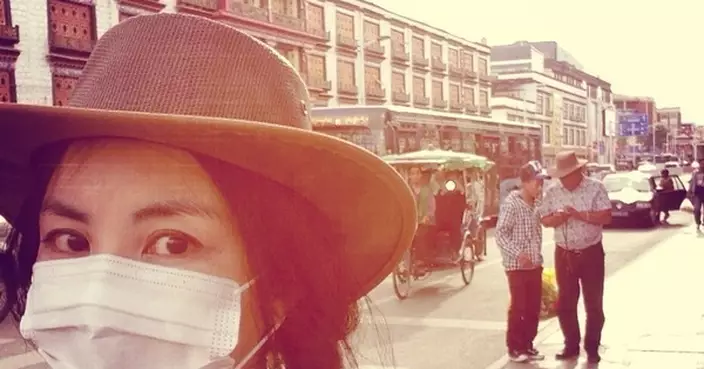 刪掉修圖軟件 跟王菲學自拍