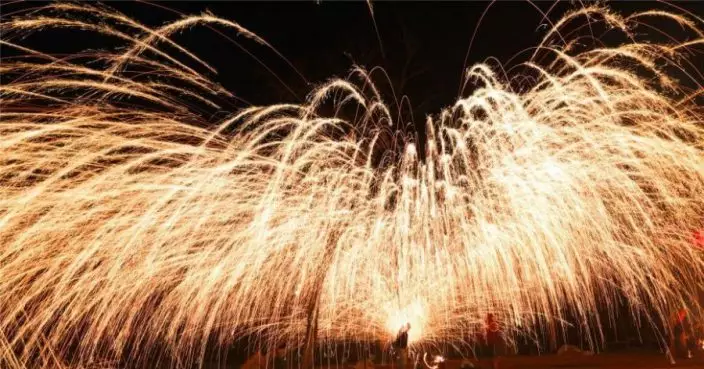 古都開封再現「打鐵花」盛宴