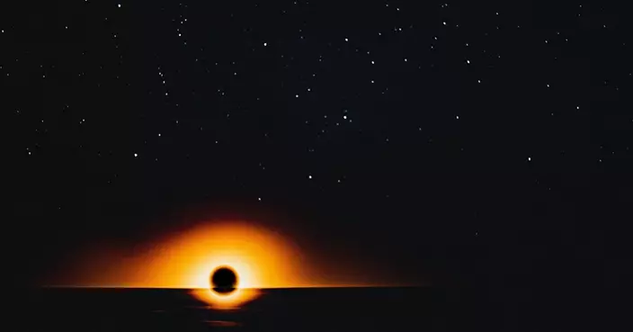 英國天文學家發現迄今宇宙最大黑洞   質量為太陽300億倍