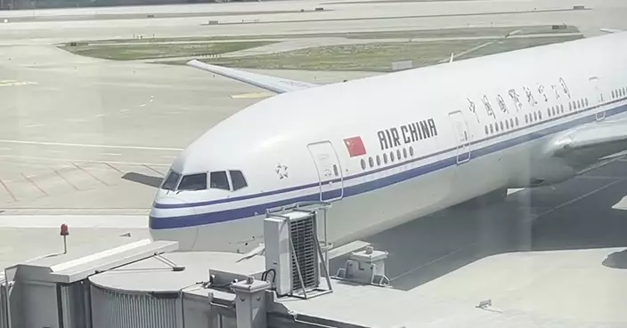 蘇丹撤僑首架臨時航班抵京 接載343名中國公民