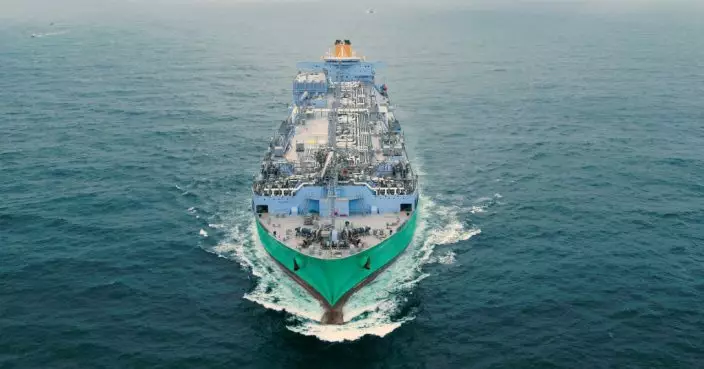 本港首艘天然氣儲氣船抵長洲 為海上天然氣接收站作最後調試 
