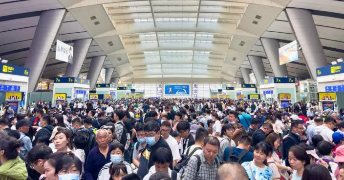 五一黃金周最後一日全國鐵路迎返程高峰 料發送旅客1935萬人次