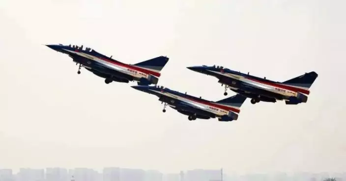 中國空軍發布換裝後「八一」飛行表演隊 主題為刀尖舞者