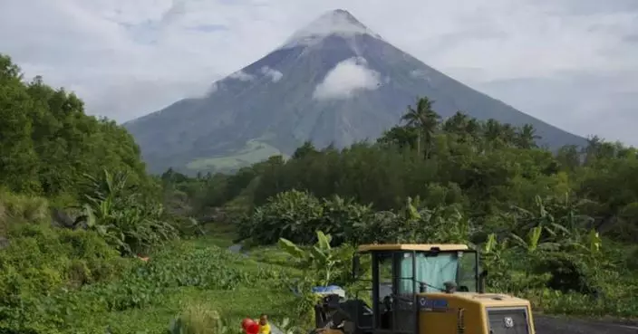菲律賓馬榮火山噴發 逾萬人被強制撤離