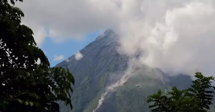 菲律賓馬榮火山噴發岩漿 附近數以千計仍留守居民準備撤離