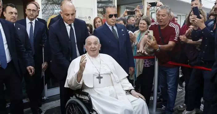 小腸氣手術出院 教宗到聖母大殿祈禱 ：「我很好」