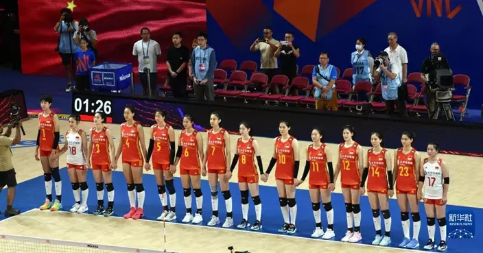 中國女排與紀律部隊友誼賽 球員稱以表現回應大家喜愛