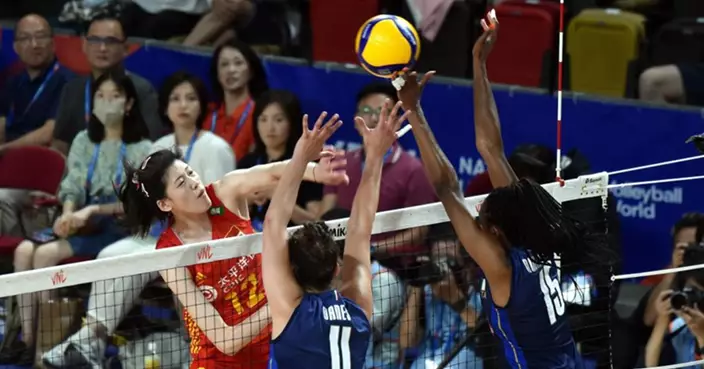 中國女排世聯賽香港站落幕賽2：3不敵意大利落敗