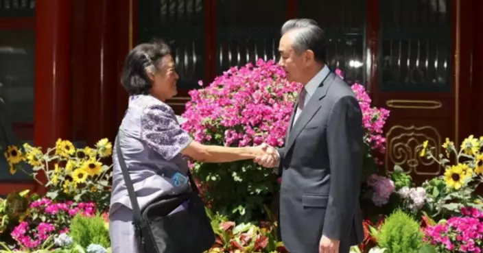 王毅晤泰國公主詩琳通 願加深兩國全面戰略合作夥伴關係