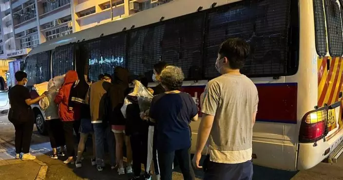 九龍城反黑搗破疑百家樂賭檔 工廈單位內拘捕18人