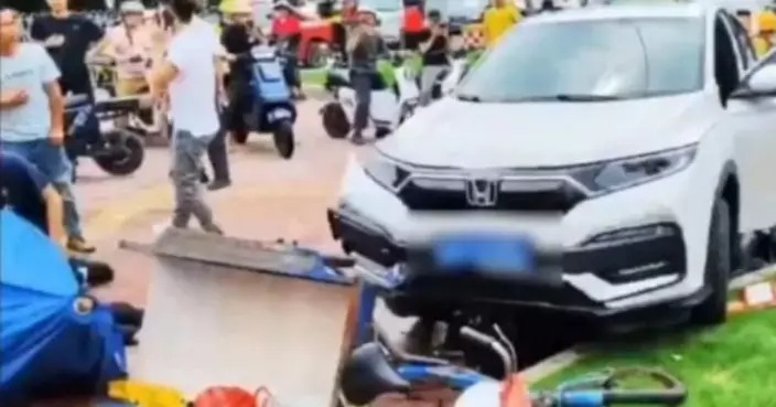 廣州天河私家車剷上行人路 撞倒電動單車及途人1死3傷