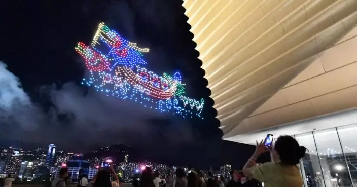 西九故宮端午夜空逾千無人機燈光表演  吃粽划龍舟等圖案賀佳節