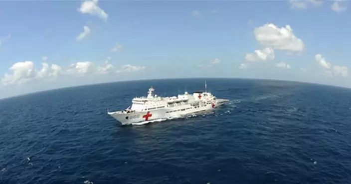 結束對基里巴斯首次訪問　中國海軍醫療船轉往湯加
