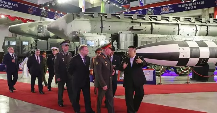 金正恩與俄國防部長紹伊古參觀北韓武器裝備展