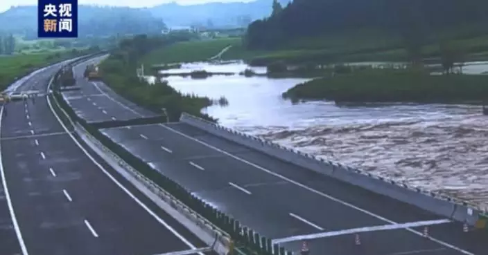 黑龍江一高速公路橋樑部分塌陷 兩車跌入河中未知傷亡