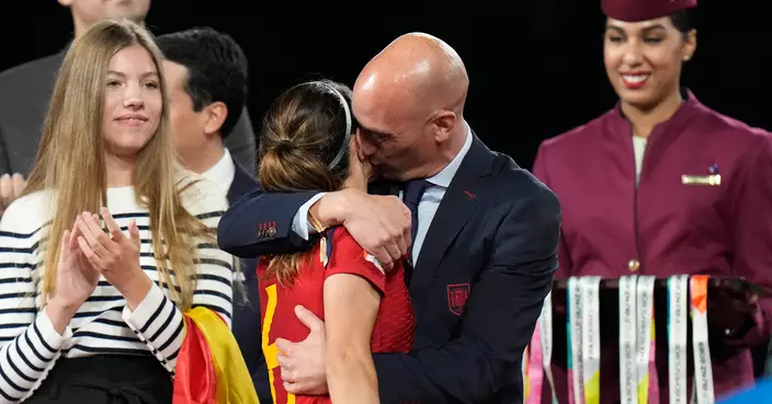 足總主席吻球員事件持續發酵 西班牙女足教練團11員辭職