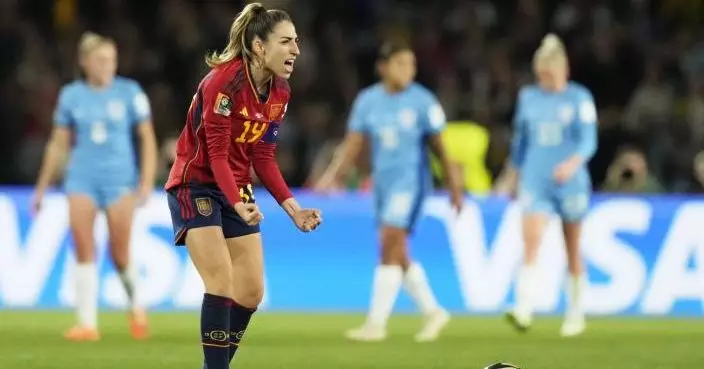 西班牙隊長卡莫娜女足世盃決賽後被告知患病父親離世
