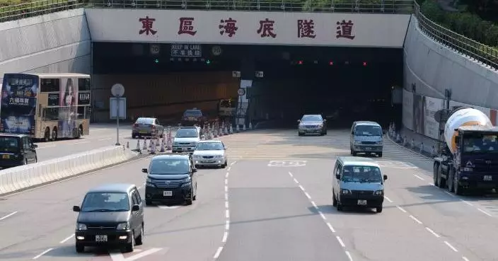 路政署擬於今年在西隧、東隧、獅隧及機場隧道合適路段重鋪路面
