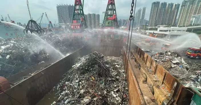 新油麻地避風塘有船隻起火 消防到場撲救疏散6人
