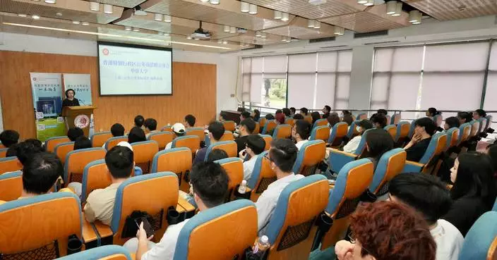 楊何蓓茵到華僑大學介紹特區政府不同職系工作