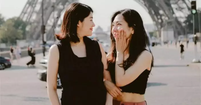 終有愛情結晶 南韓首對懷孕「女同志情侶」誕下女兒