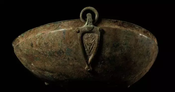 英男意外挖到罕見「千年銅合金懸碗」 拍賣價逾35萬