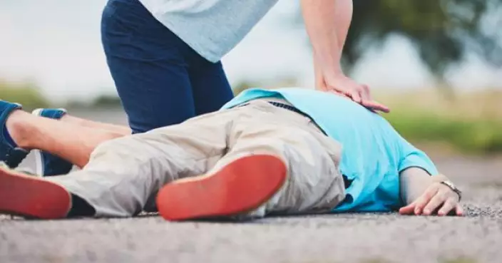 體育堂著錯衫 加州12歲男童遭罰高溫下跑步猝死
