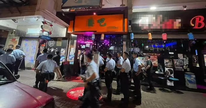 警方旺角突擊巡查多個娛樂場所 拘捕11人包括被通緝男子