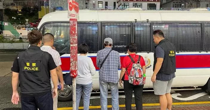 警方深水埗突擊褔華街一單位 搗破非法麻雀賭檔拘5人
